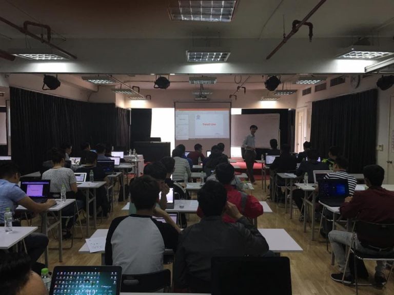 Khóa học miễn phí, một việc làm đầy tính nhân văn.