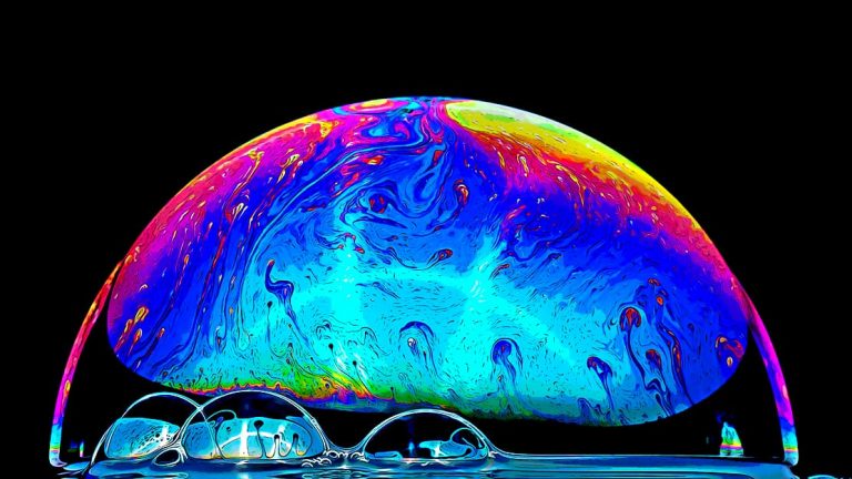 Sự trỗi dậy ngoạn mục của DeFi có giống như bong bóng ICO?