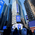 thi-truong-khong-the-sup-do-hieu-ung-coinbase-qua-manh-cover