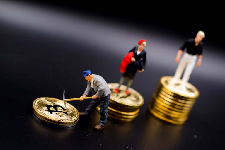 Dữ liệu on-chain cho thấy thợ đào  đang tích luỹ số lượng lớn Bitcoin