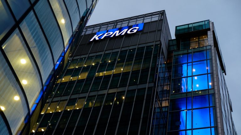 Gã khổng lồ kế toán KPMG chi nhánh Canada xác nhận mua crypto