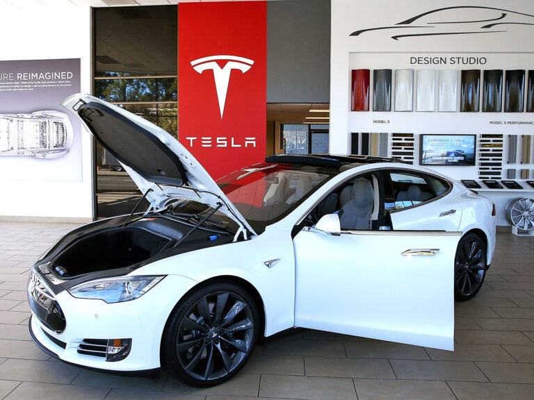 Tesla đã bán 75% số Bitcoin nắm giữ, thu về 936 triệu đô