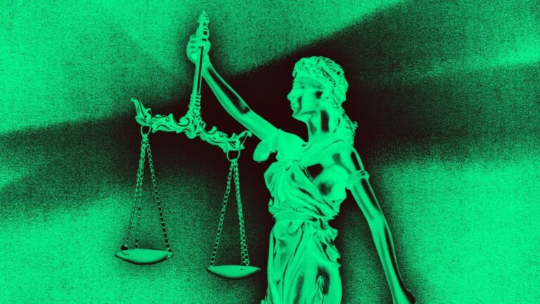 New York Attorney General đã khởi kiện các nhà tài trợ với tổng số tiền gần 1 tỷ đô la.